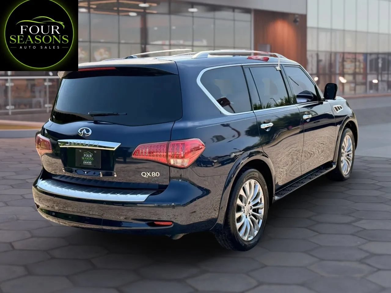 Used 2015 INFINITI QX80 2WD w/ 22" Wheel Package image 3