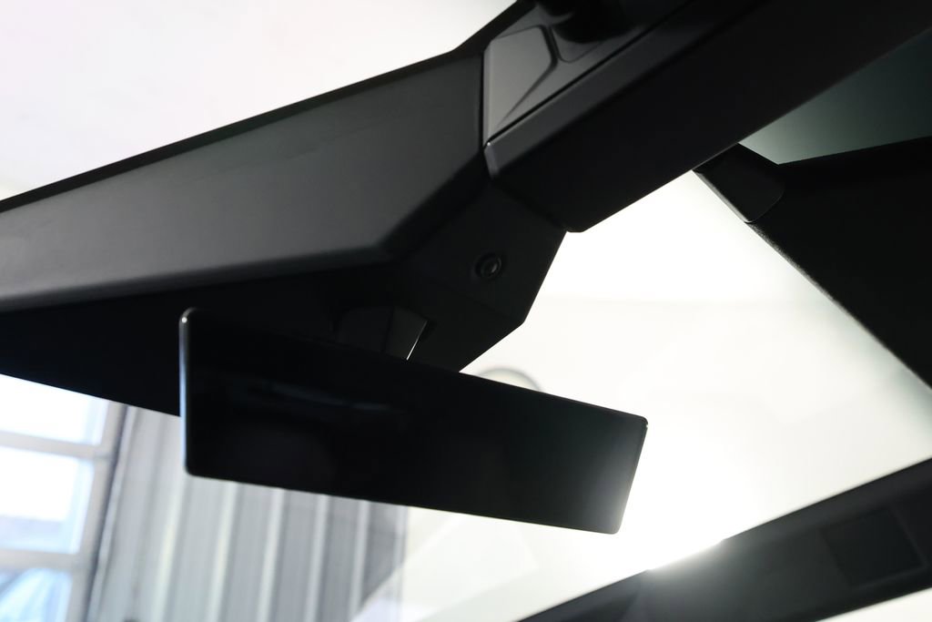 Used 2024 Tesla Cybertruck AWD Crew Cab image 40