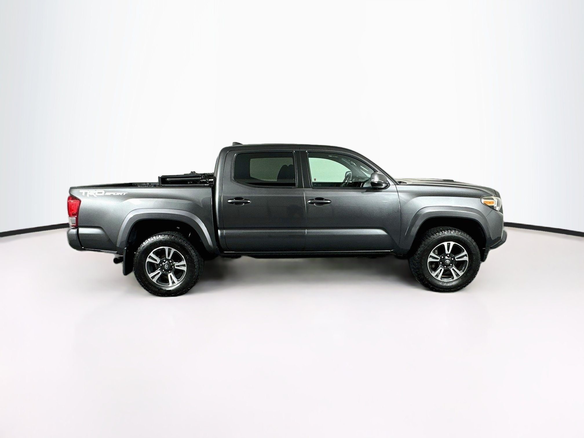 Used 2016 Toyota Tacoma TRD Sport RWD image 10