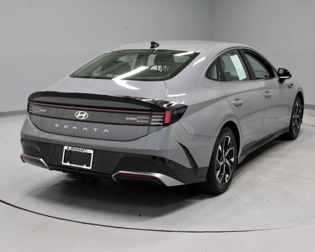 Used 2024 Hyundai Sonata SEL FWD image 11