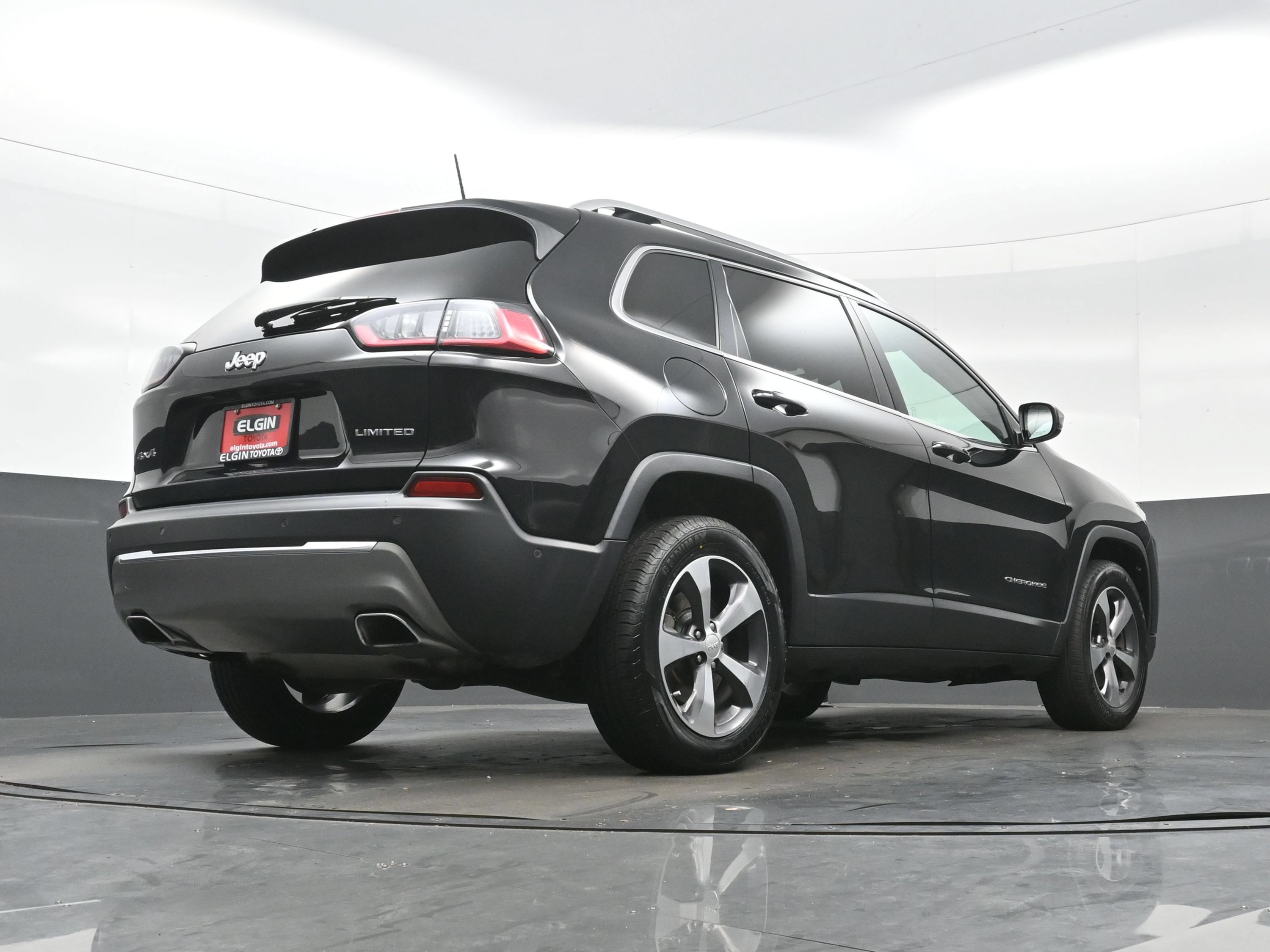 Used 2019 Jeep Cherokee Limited w/ Luxury Group AWD/4WD image 33