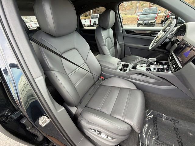 Used 2020 Porsche Cayenne S image 28