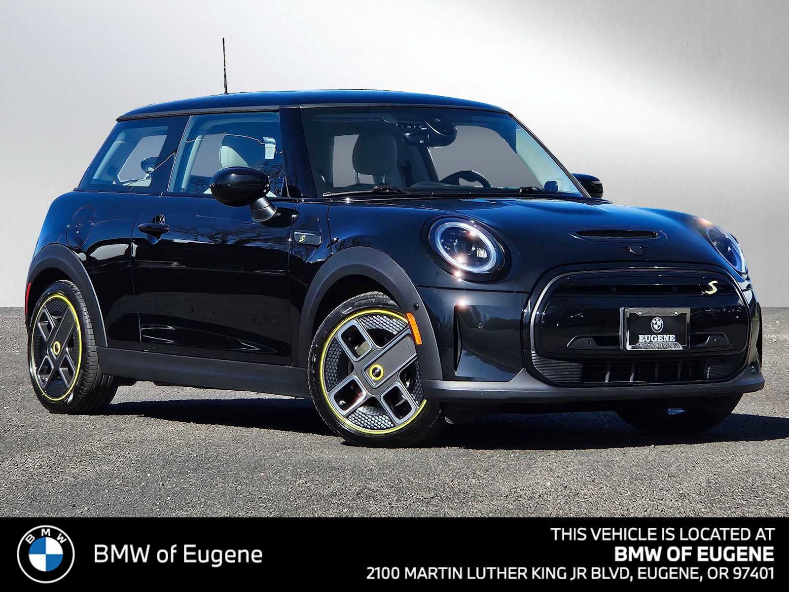 Used 2024 MINI Cooper SE image 1