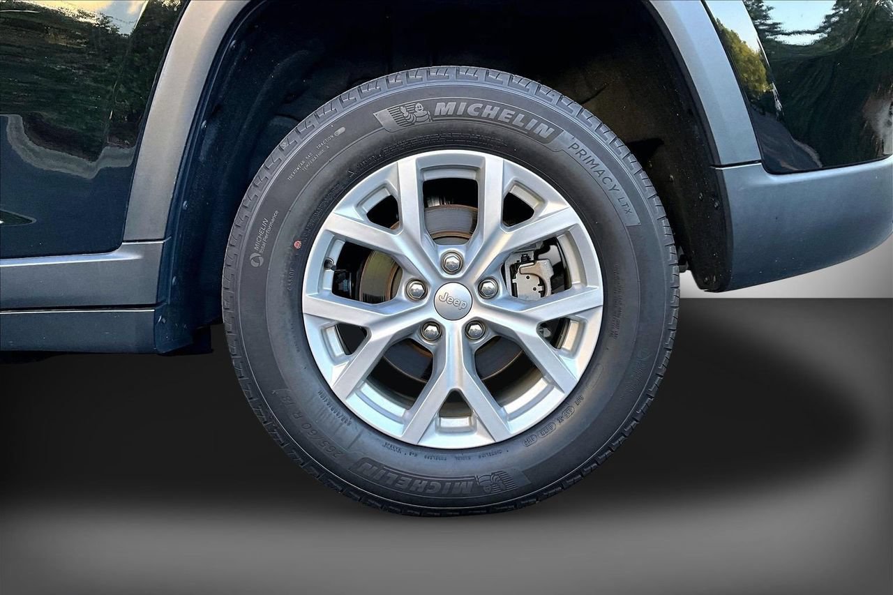 Used 2023 Jeep Grand Cherokee Limited w/ Luxury Tech Group II AWD/4WD image 35