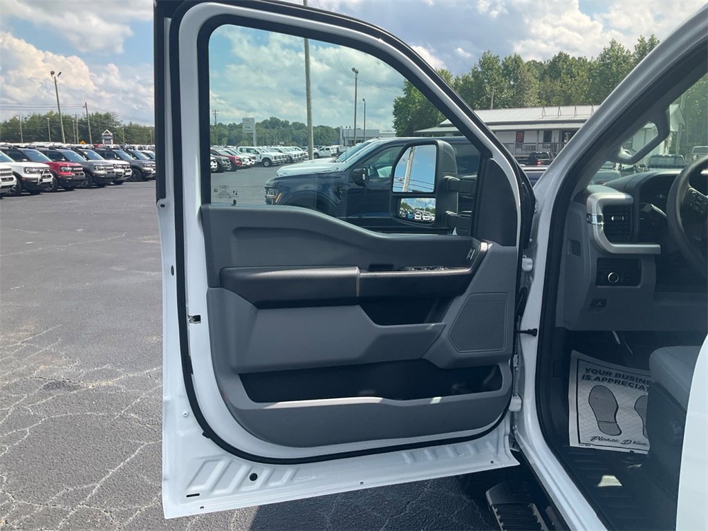New 2026 Ford F250 XL w/ FX4 Off-Road Package image 16
