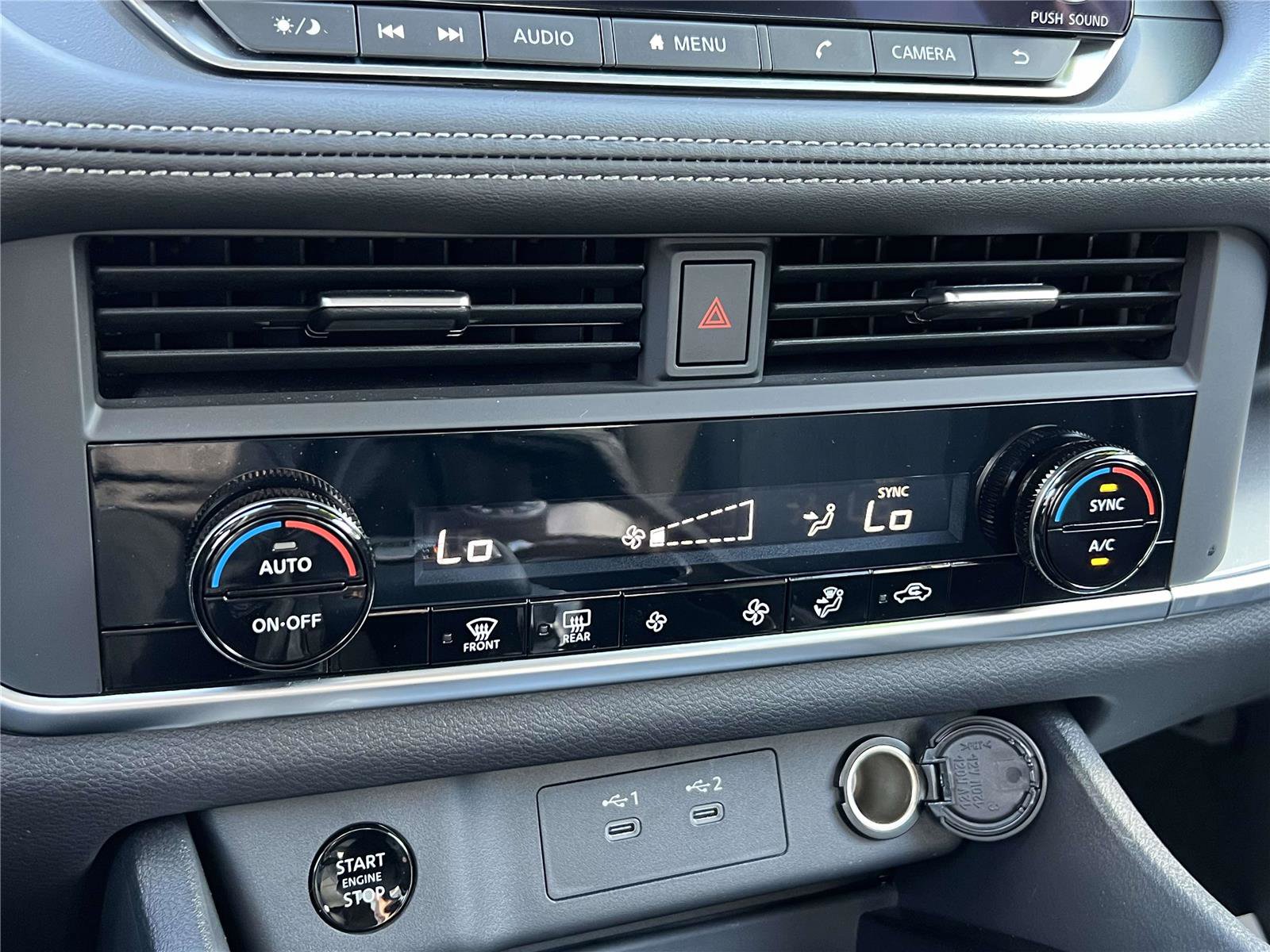 Used 2025 Nissan Rogue SV image 37