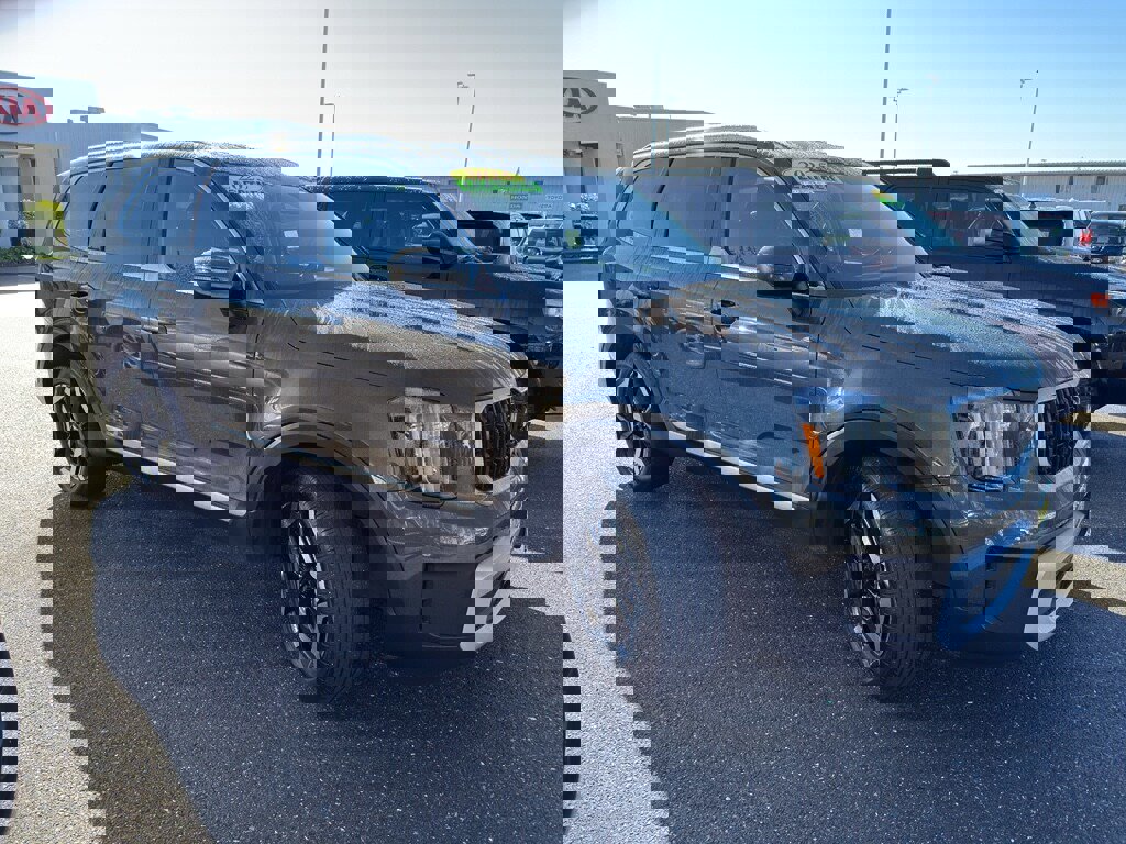 Used 2025 Kia Telluride EX w/ EX Captain's Chair Package image 7