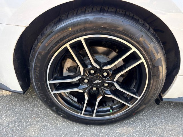 Used 2022 Ford Mustang Premium RWD image 9