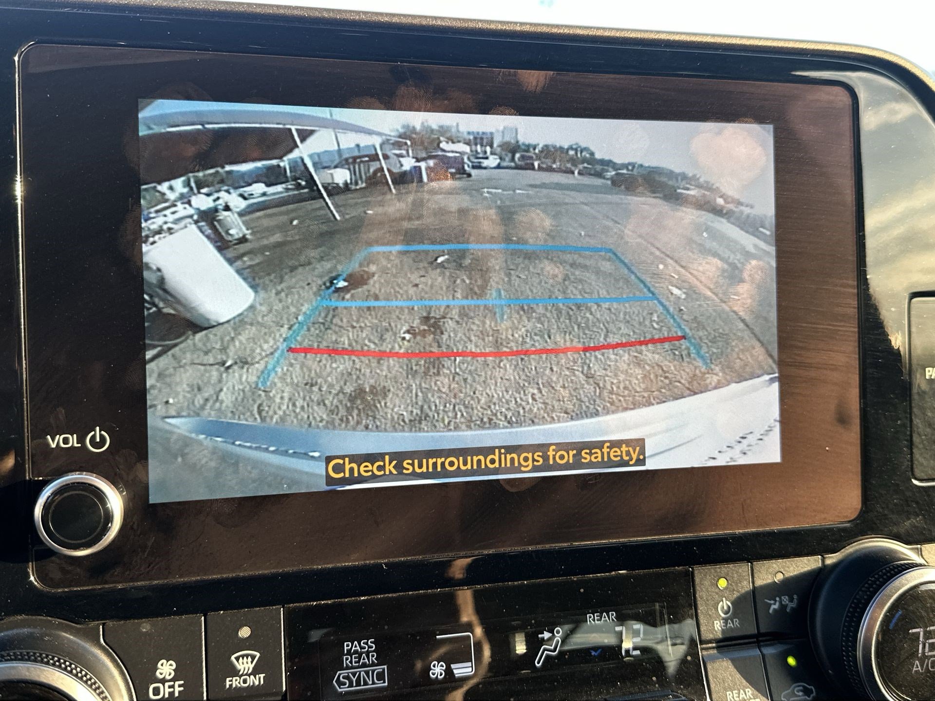 Used 2023 Toyota Highlander LE image 25