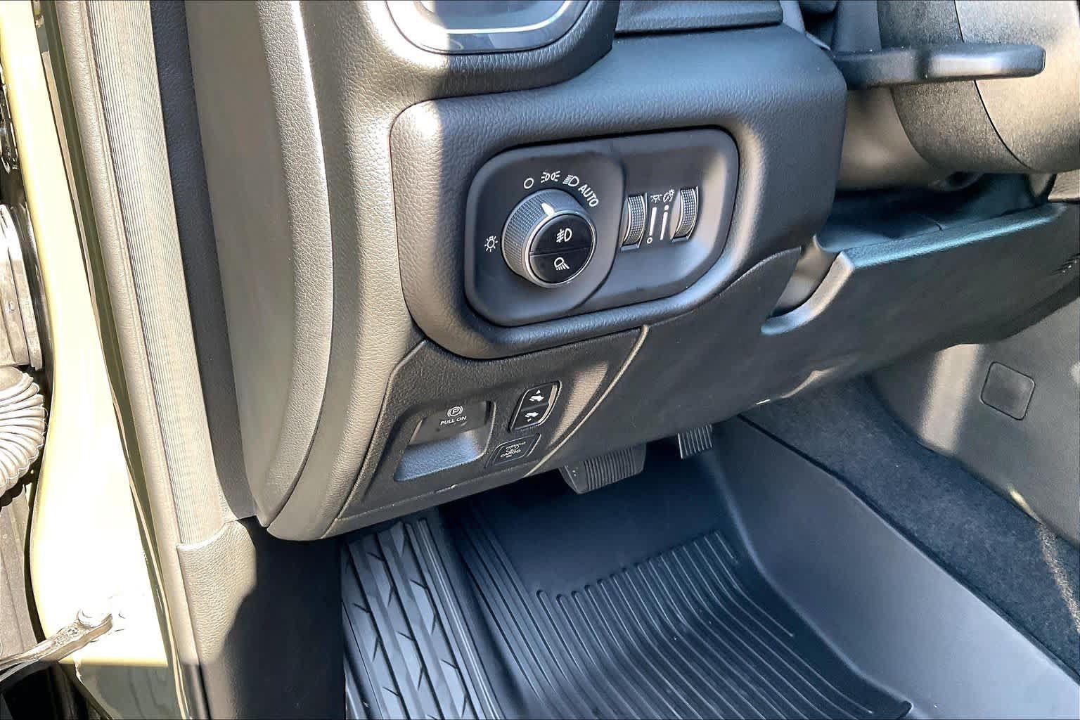 New 2027 RAM 1500 Laramie AWD/4WD image 18