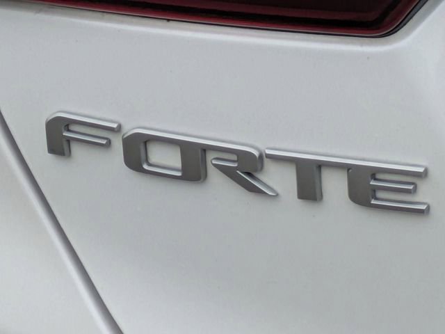 Used 2023 Kia Forte LXS FWD image 10
