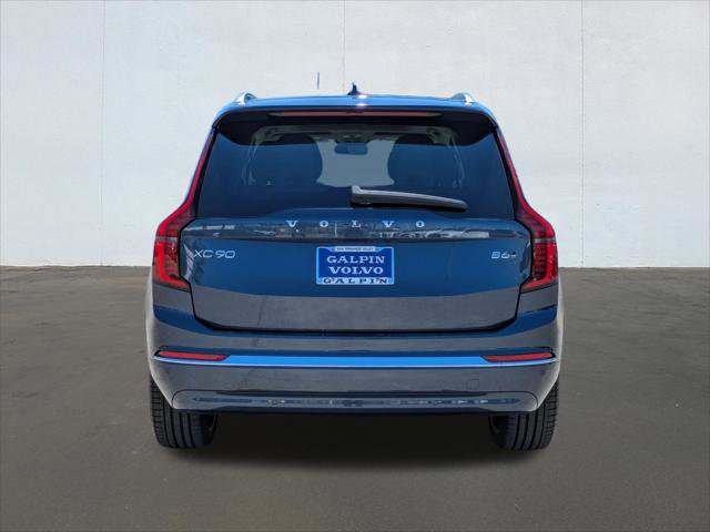 Used 2025 Volvo XC90 B6 Ultra w/ Lounge Package image 4