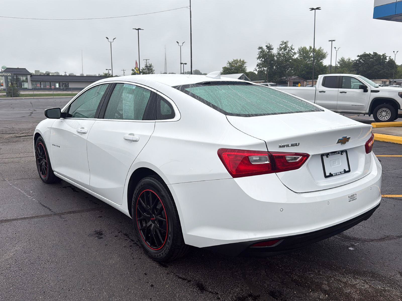 Used 2024 Chevrolet Malibu LT FWD image 3