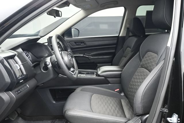Used 2023 Nissan Pathfinder S FWD image 7