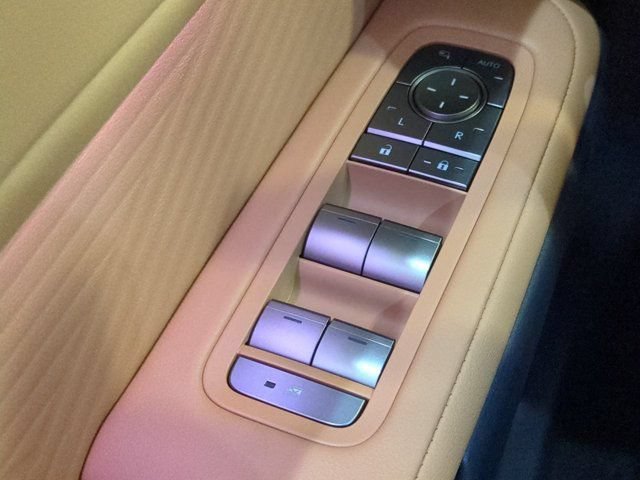 New 2026 Lexus ES 350e FWD image 19