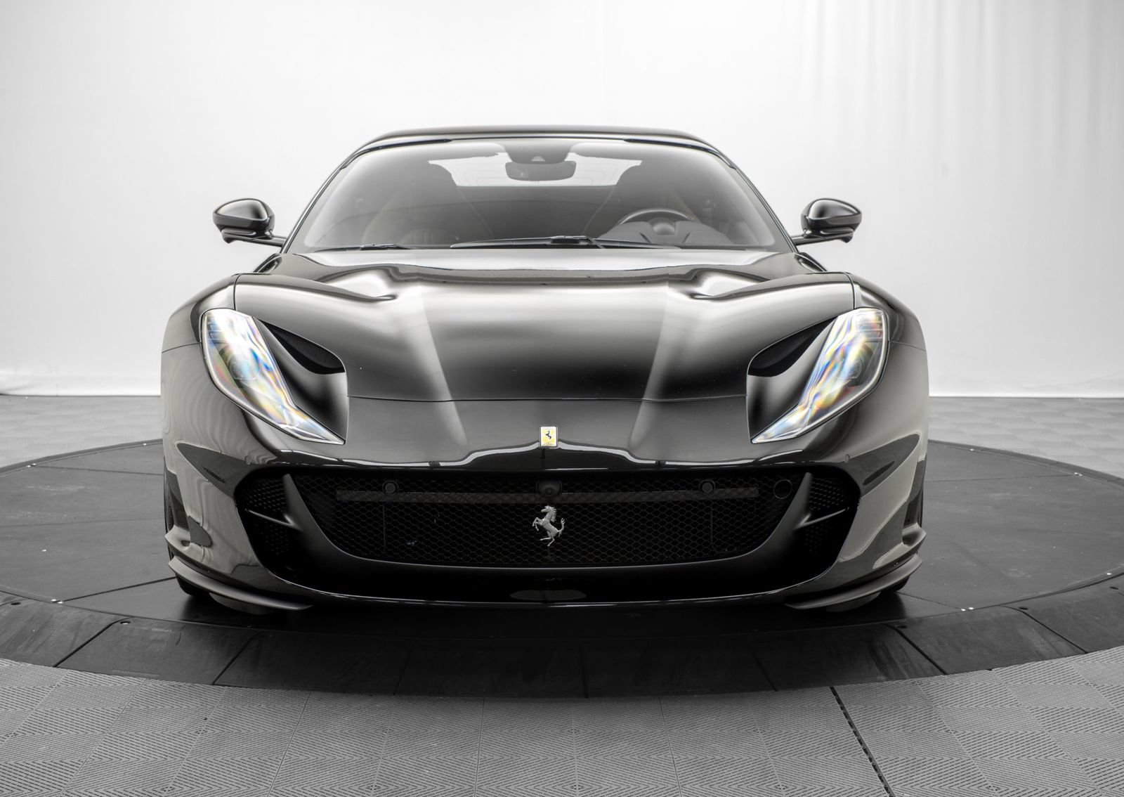 Used 2022 Ferrari 812 GTS RWD image 10