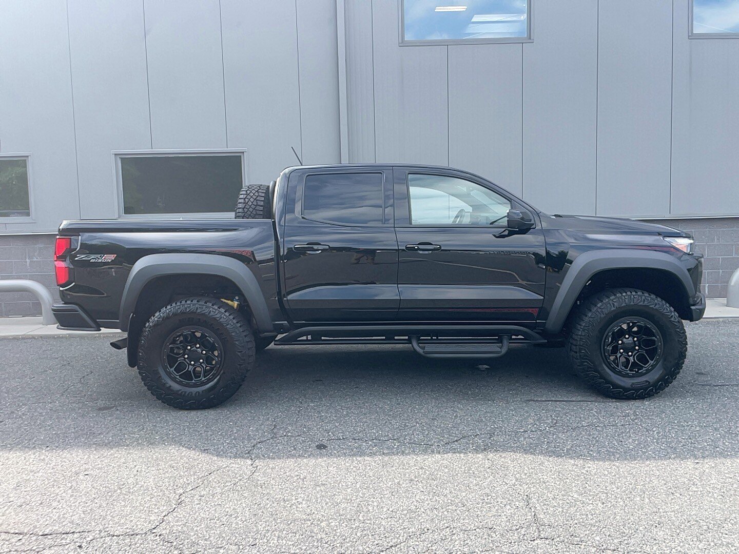 Used 2024 Chevrolet Colorado ZR2 w/ ZR2 Bison Edition AWD/4WD image 6