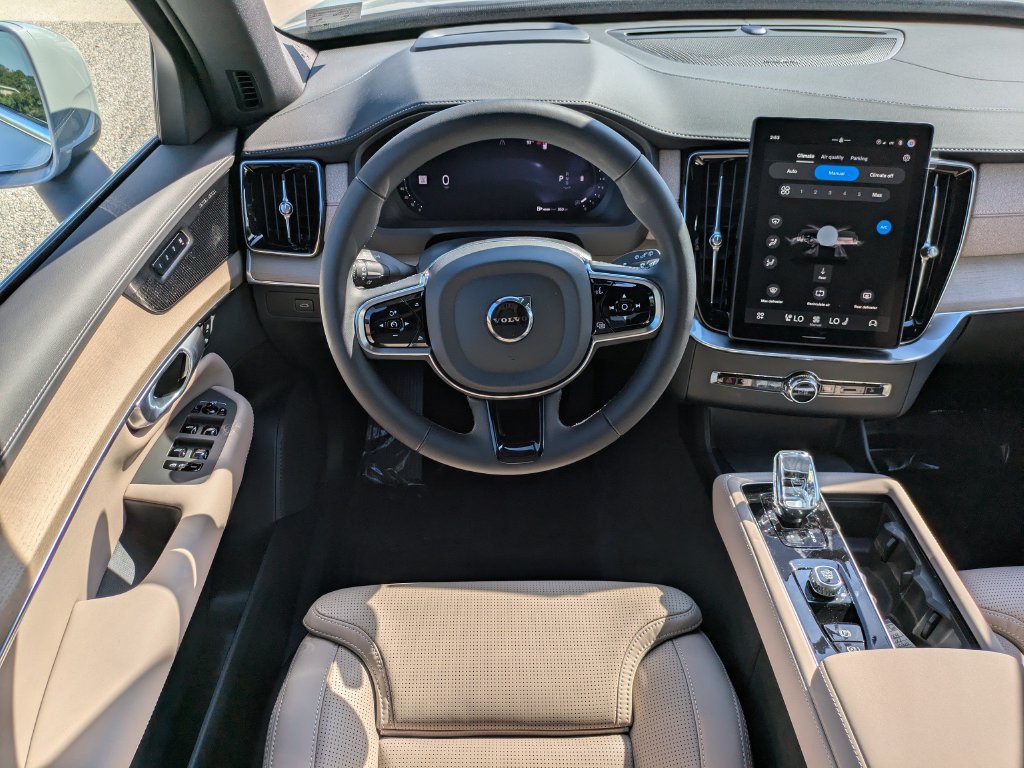 New 2027 Volvo XC90 B6 Ultra AWD/4WD image 15