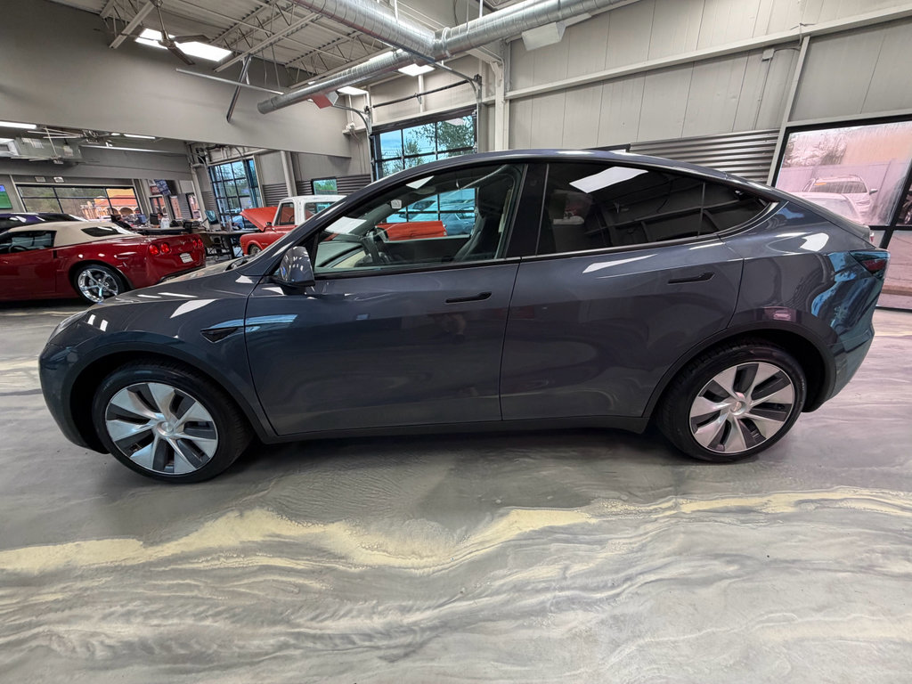 Used 2020 Tesla Model Y Long Range image 34