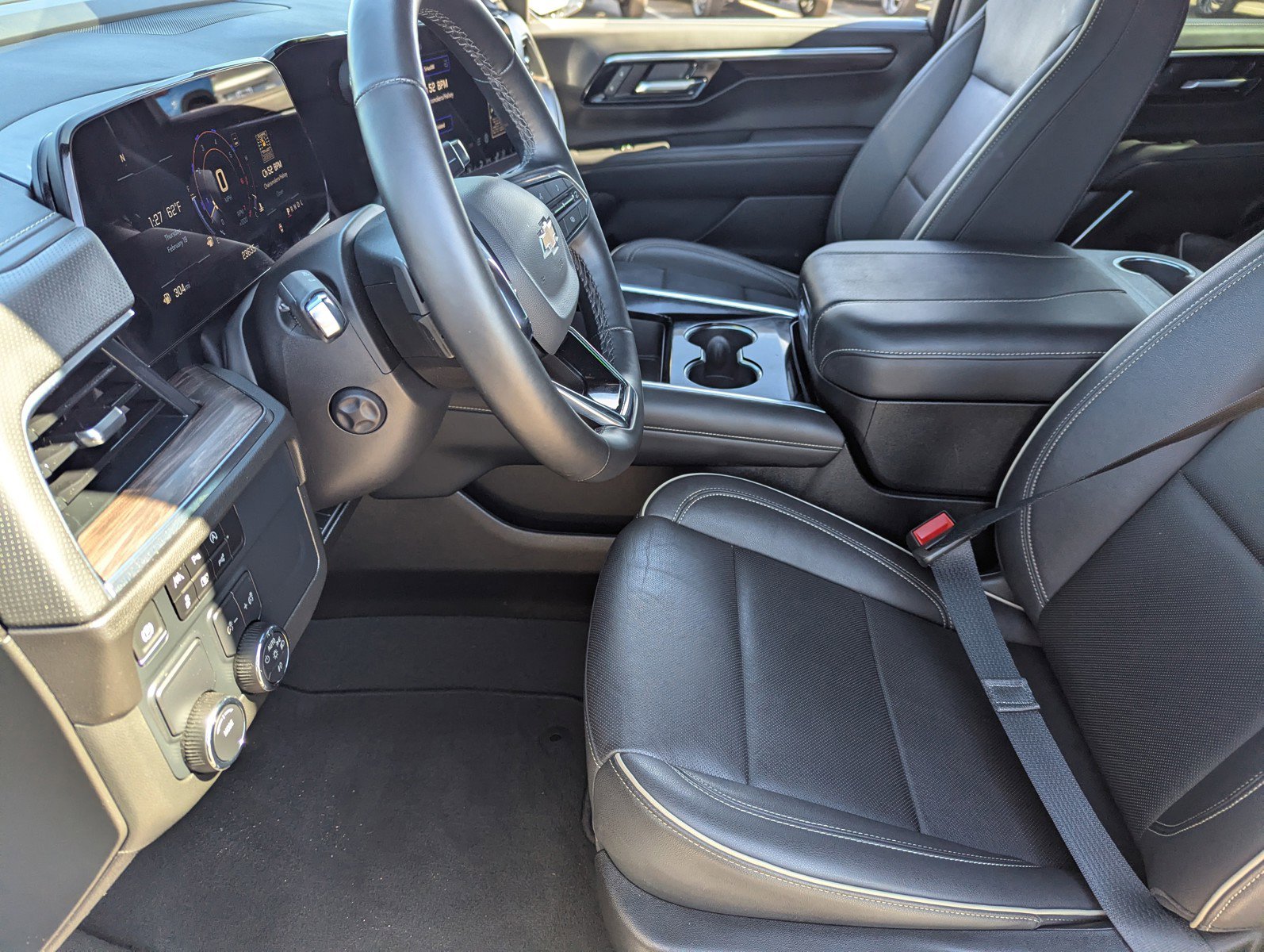 Certified 2025 Chevrolet Suburban Premier image 26