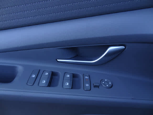 Used 2024 Hyundai Elantra SEL FWD image 14