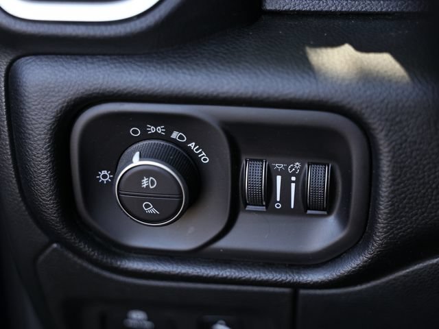 Used 2020 RAM 1500 Laramie AWD/4WD image 18