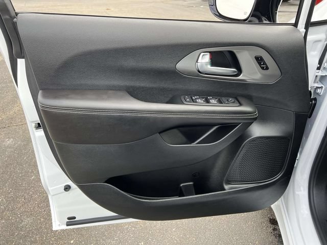 New 2026 Chrysler Pacifica Select w/ S Appearance Package AWD/4WD image 12