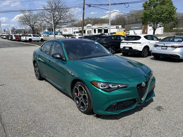 New 2026 Alfa Romeo Giulia AWD image 2