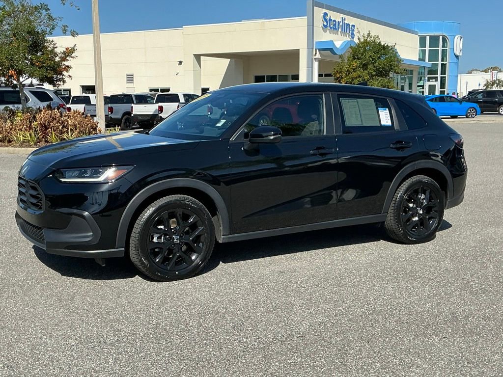 Certified 2025 Honda HR-V Sport image 2