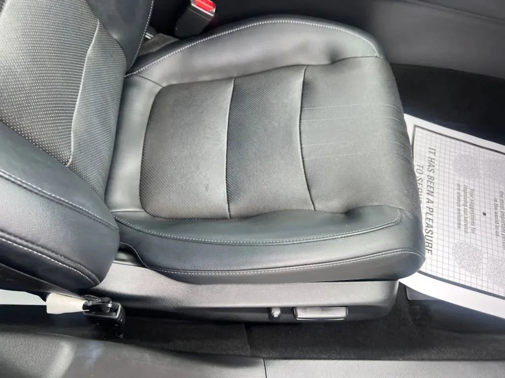 Used 2018 Honda Accord Touring image 16