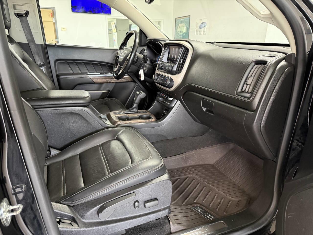 Used 2021 GMC Canyon Denali image 22