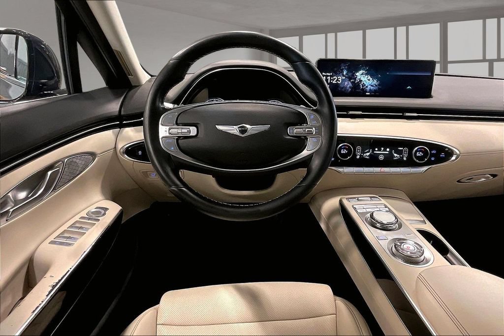 Used 2022 Genesis GV70 2.5T AWD/4WD image 9