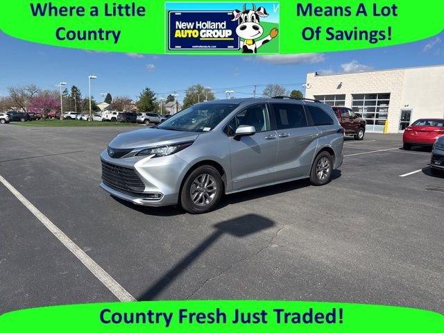 Used 2021 Toyota Sienna XLE