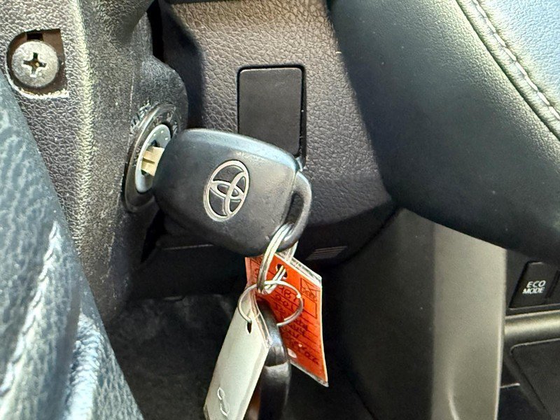 Used 2015 Toyota RAV4 XLE AWD/4WD image 30