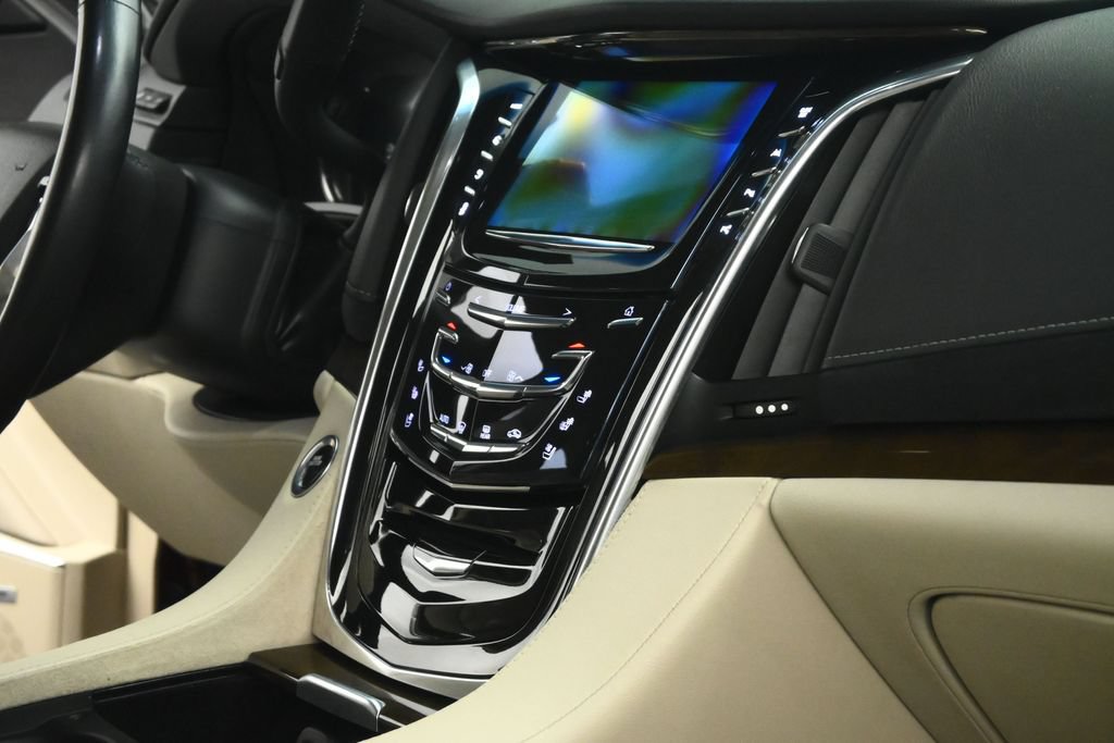 Used 2019 Cadillac Escalade Luxury w/ LPO, Radiant Package AWD/4WD image 55