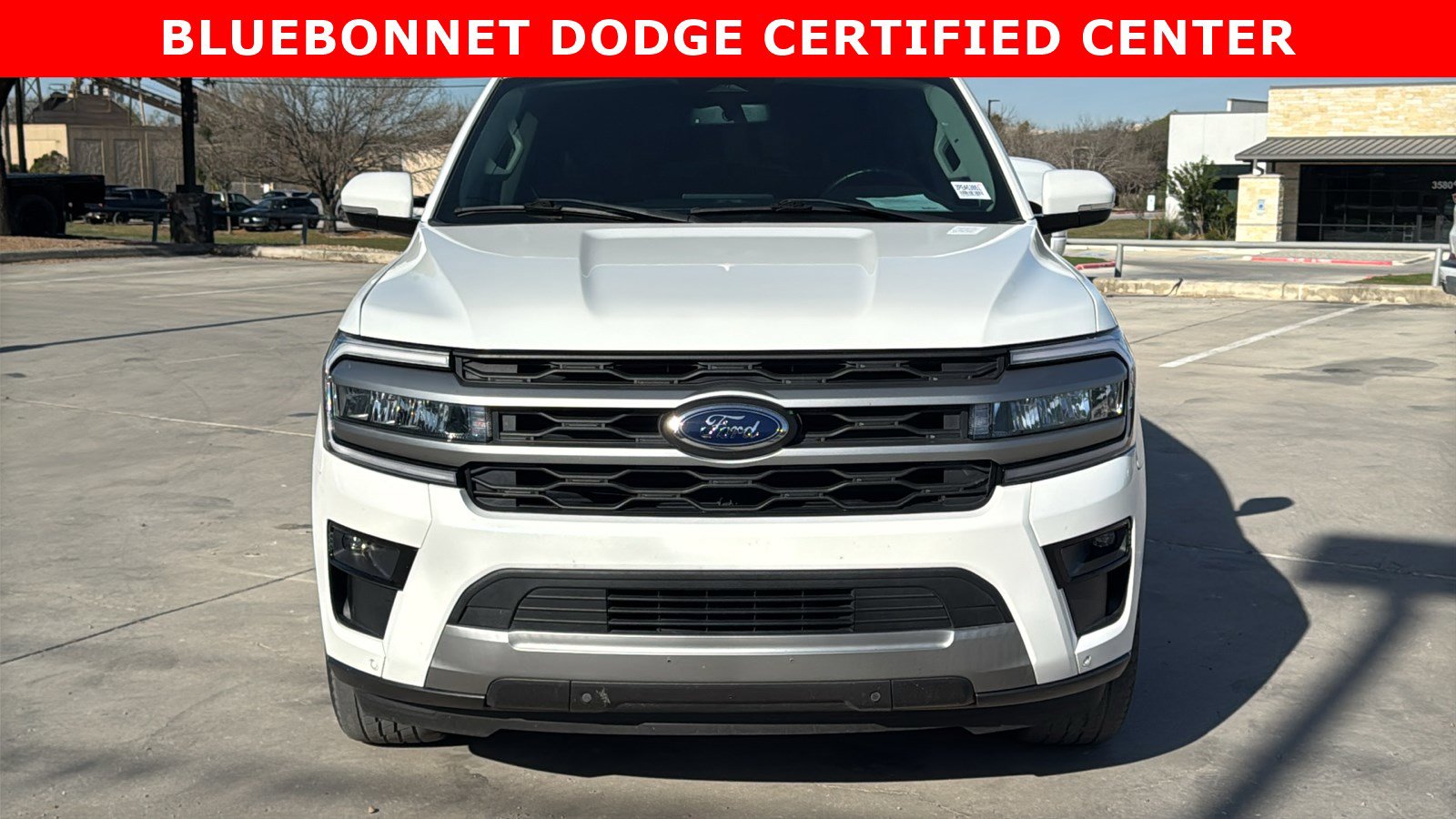 Used 2023 Ford Expedition XLT image 2