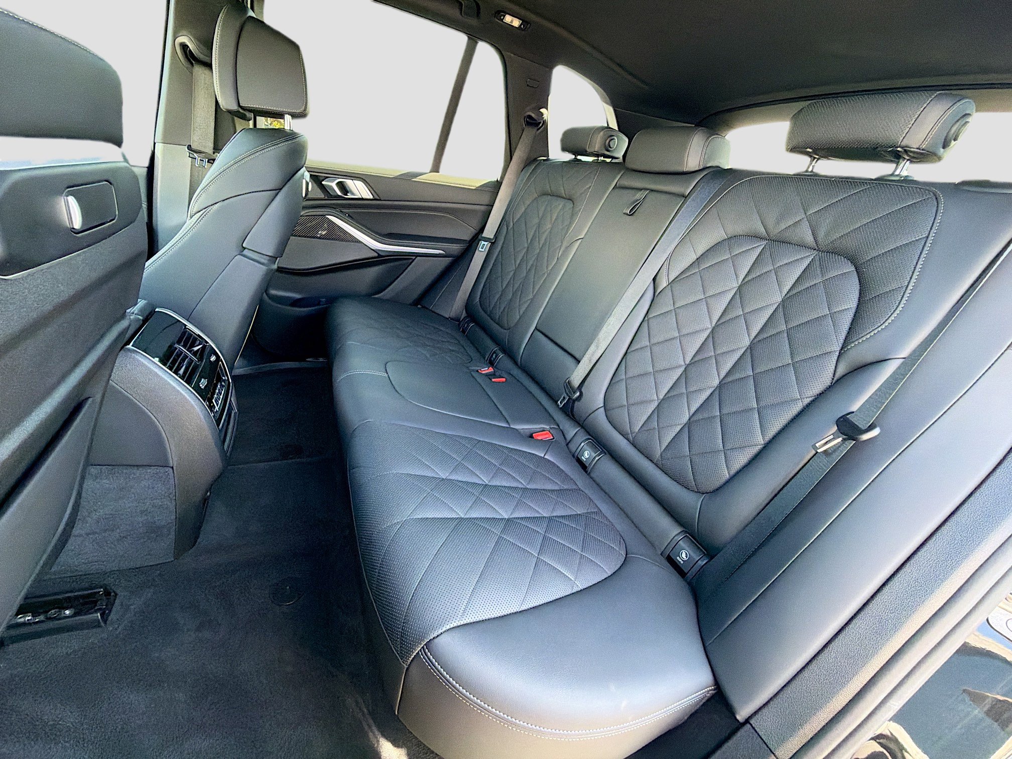 Used 2024 BMW X5 M60i w/ Climate Comfort Package image 21