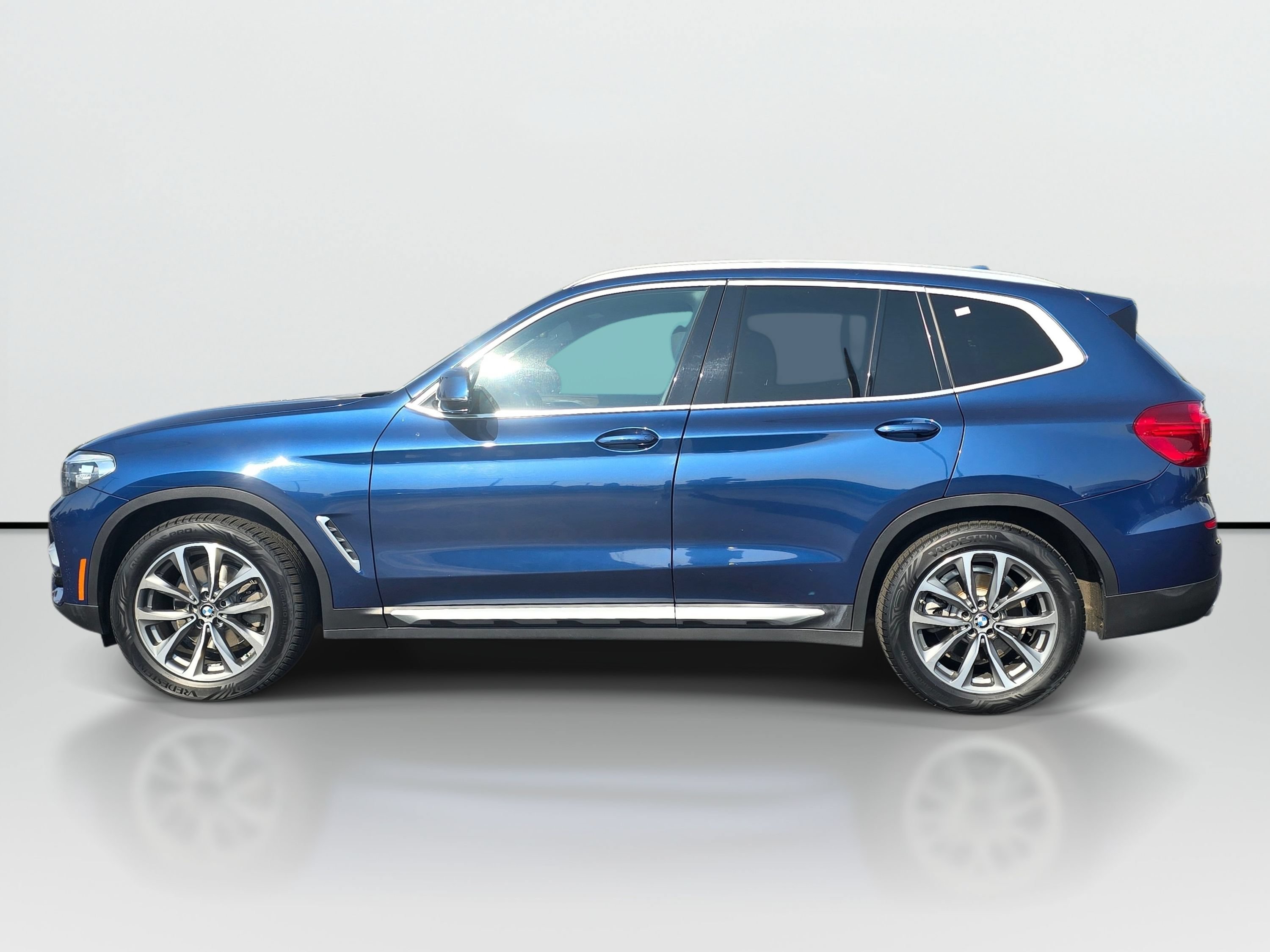 Used 2019 BMW X3 xDrive30i w/ Driving Assistance Package AWD/4WD image 2