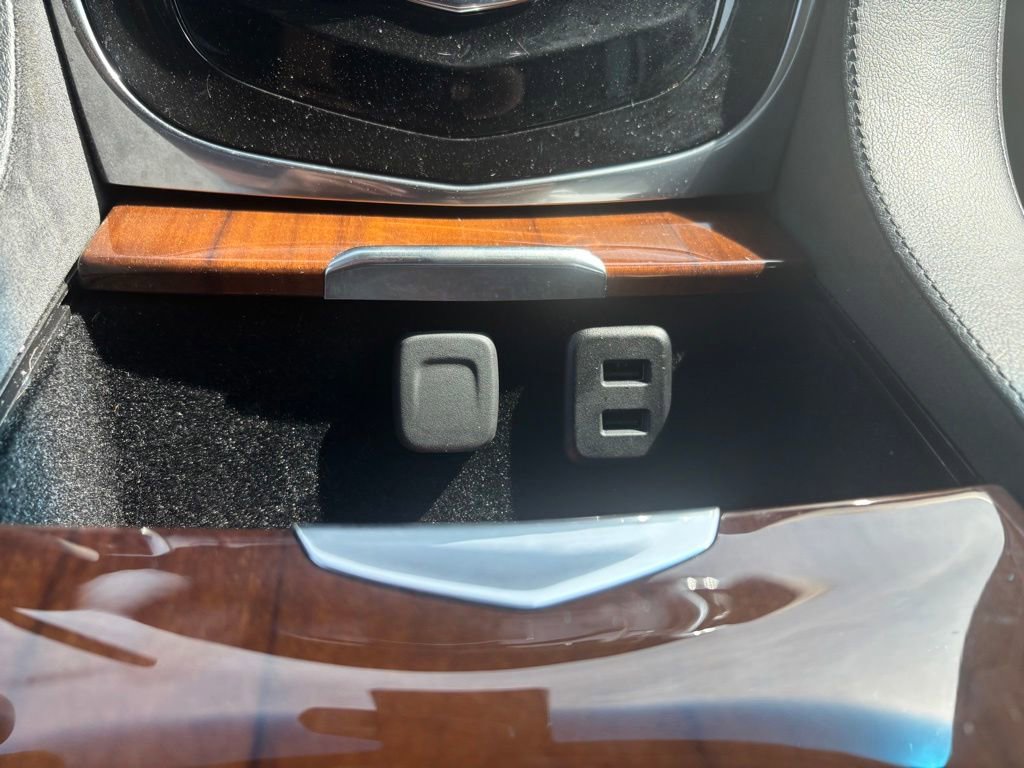 Used 2019 Cadillac Escalade Luxury w/ LPO, Radiant Package AWD/4WD image 31