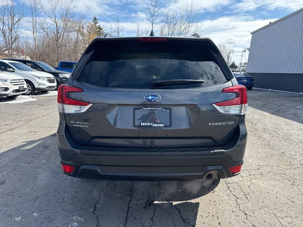Used 2020 Subaru Forester Premium image 19