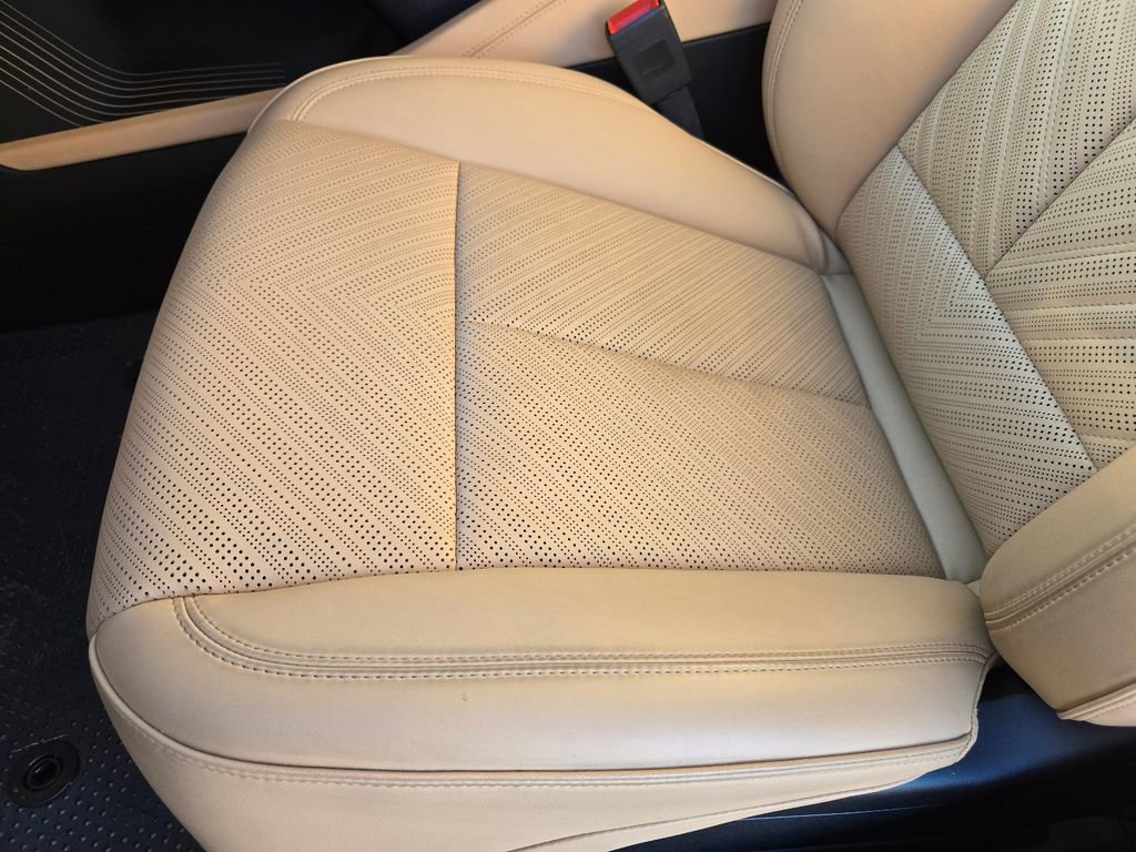 New 2025 Cadillac Escalade IQ Luxury 2 w/ LPO, Etrunk Organizer Package image 15