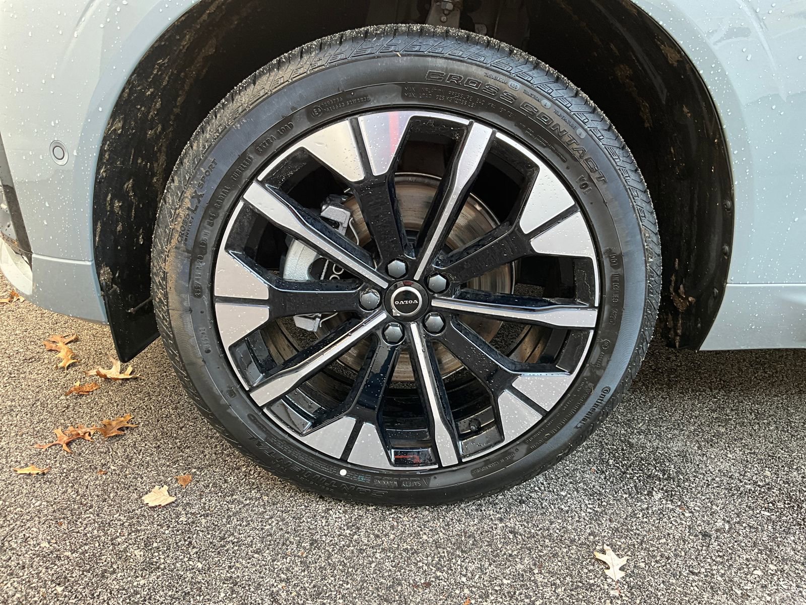 New 2026 Volvo XC60 B5 Plus w/ Protection Package Premier AWD/4WD image 33