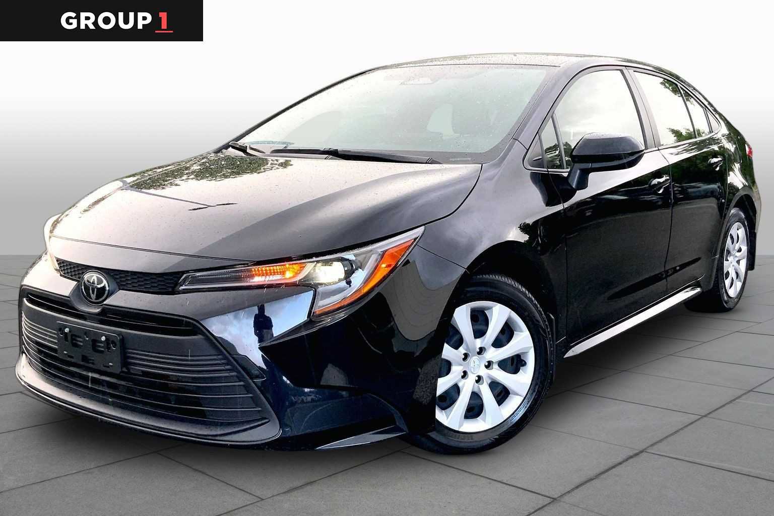 Certified 2023 Toyota Corolla LE FWD image 1