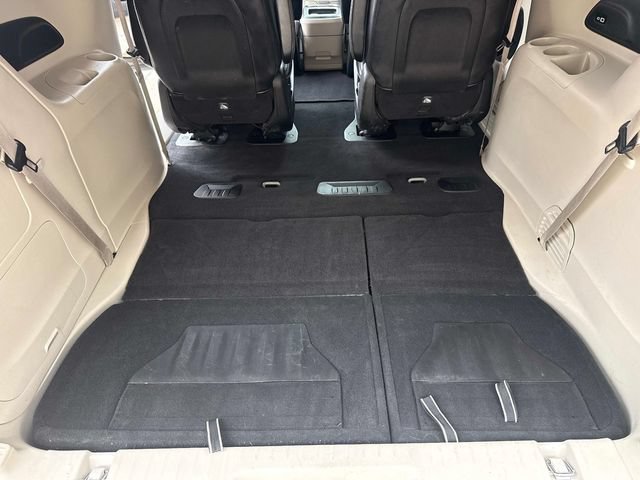 Used 2022 Chrysler Pacifica Touring-L w/ Uconnect Theater Family Group FWD image 17