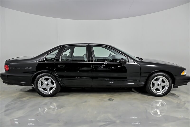 Used 1996 Chevrolet Impala SS RWD image 11