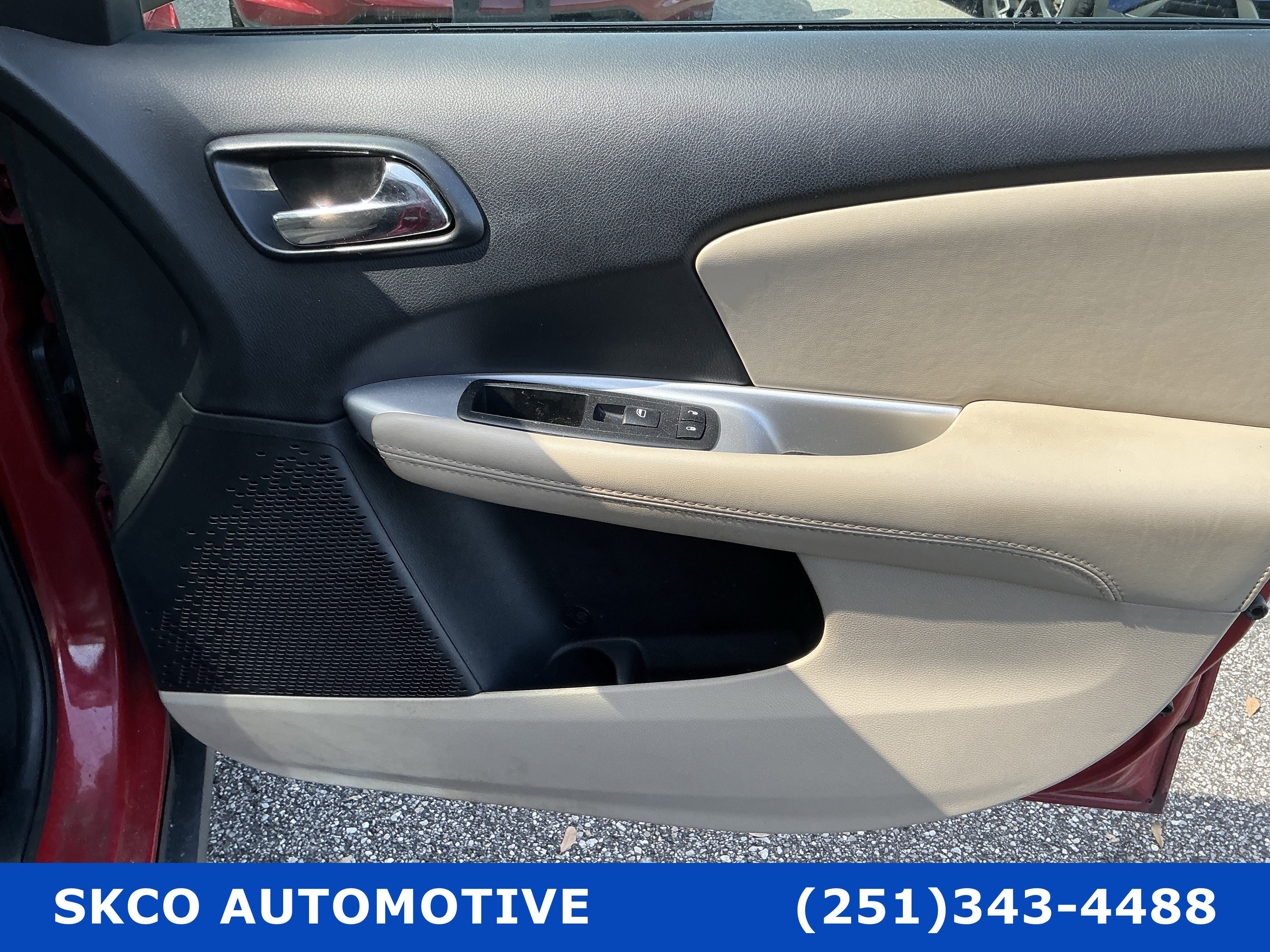 Used 2018 Dodge Journey SE FWD image 12