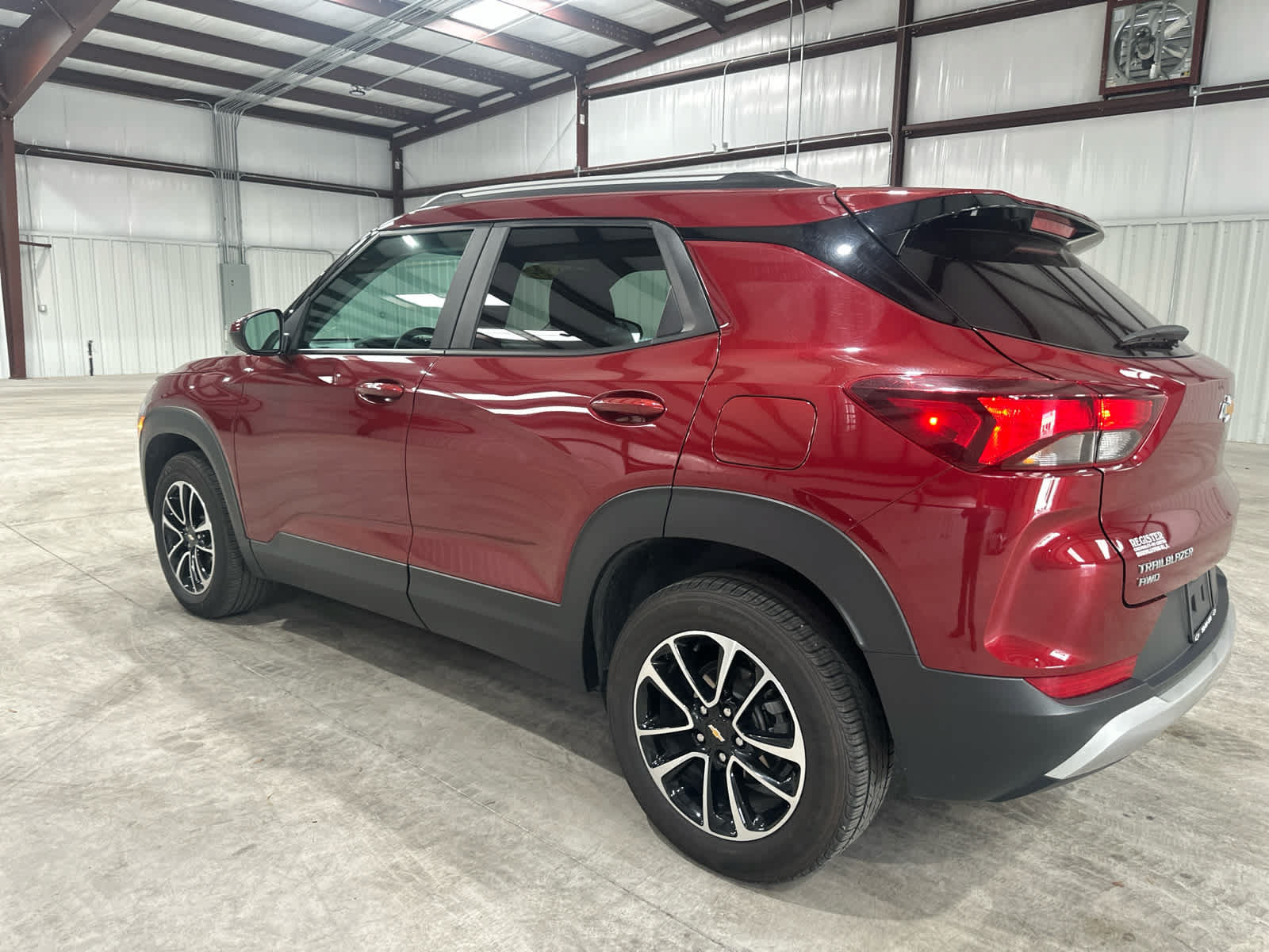 Used 2024 Chevrolet TrailBlazer LT AWD/4WD image 3