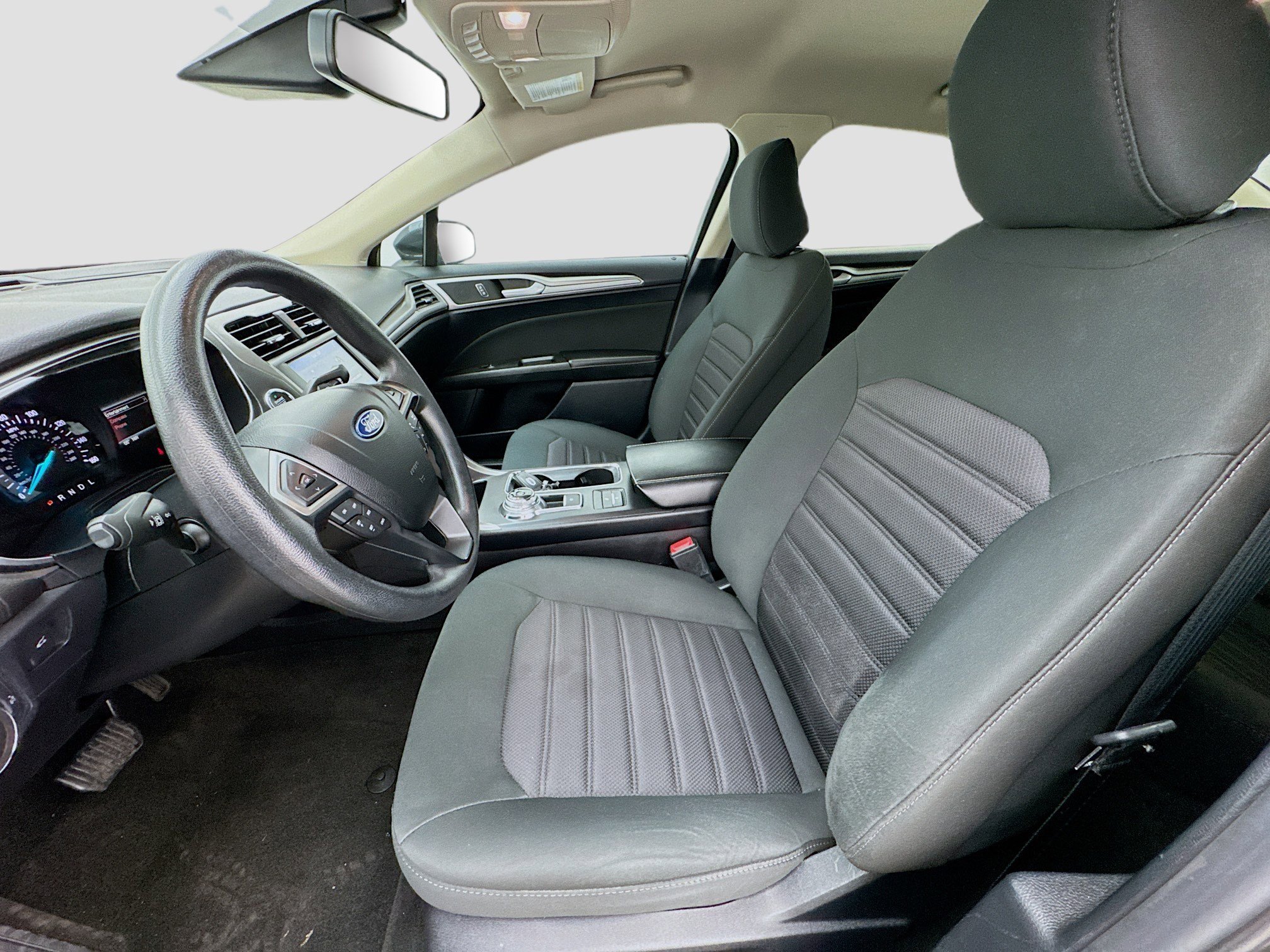 Used 2020 Ford Fusion SE FWD image 13