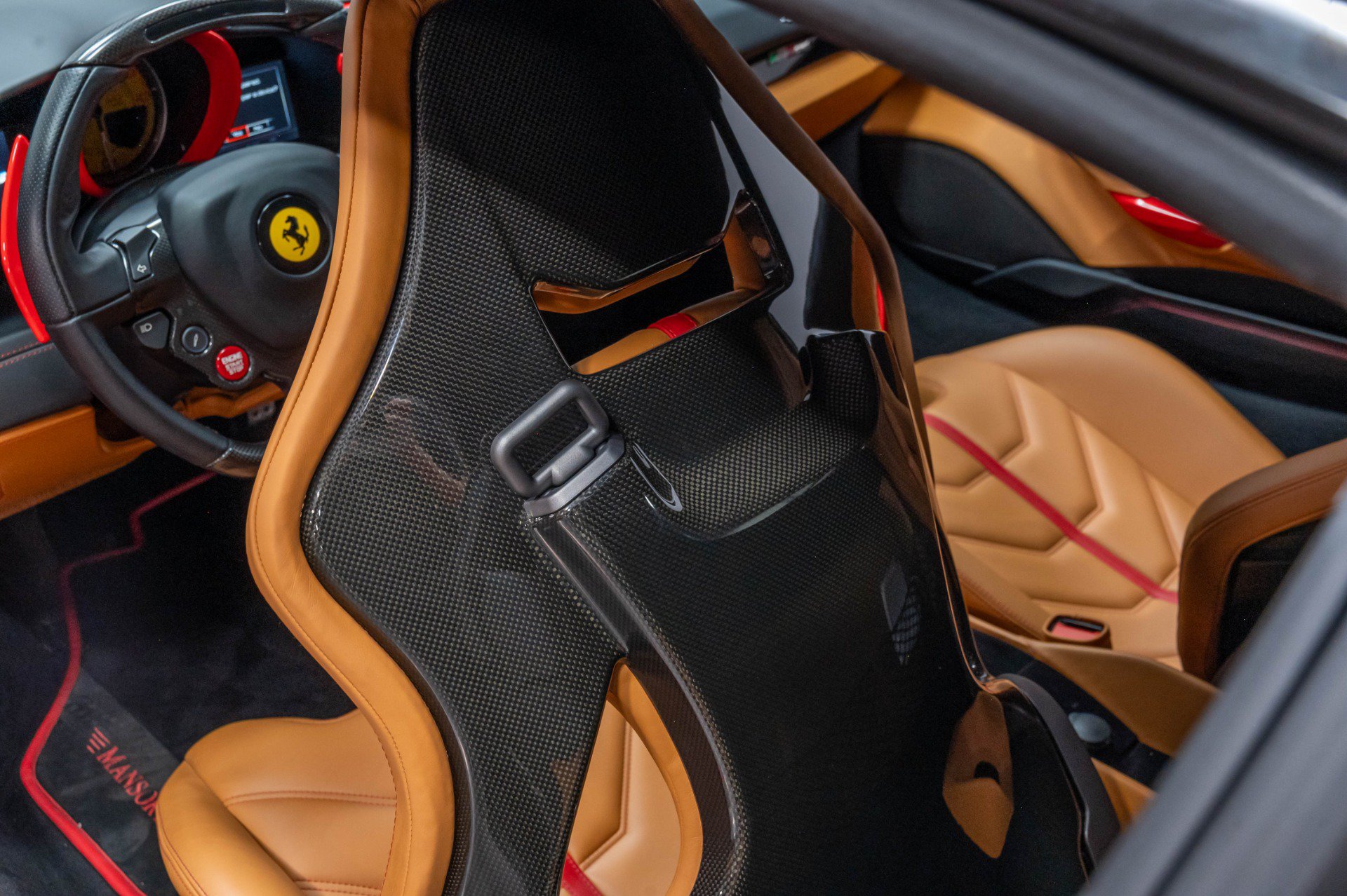 Used 2016 Ferrari 488 GTB RWD image 10