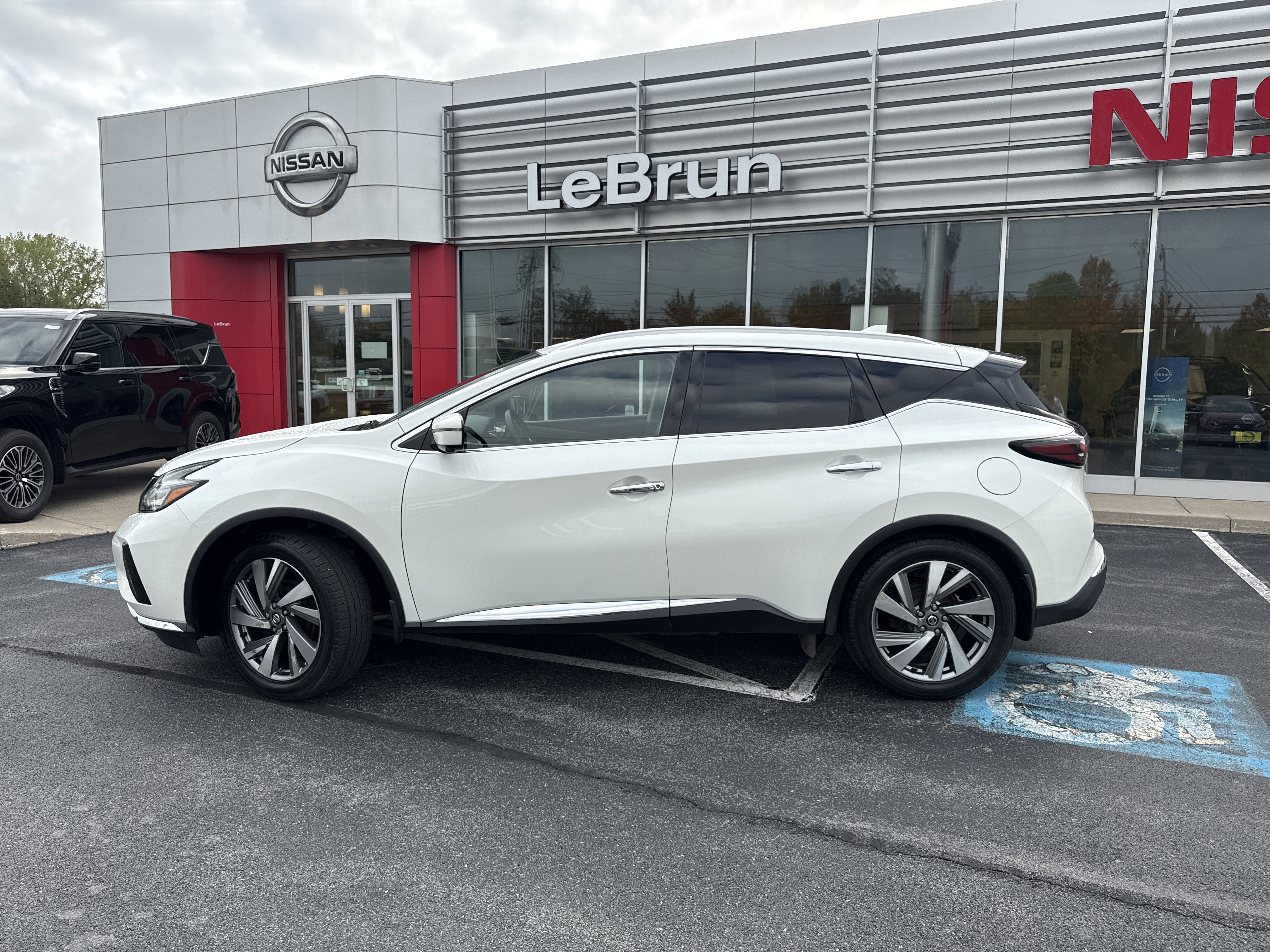 Used 2020 Nissan Murano SL image 2
